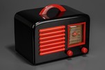 General Television 5A5 Art Deco Radio in Black Bakelite + Red